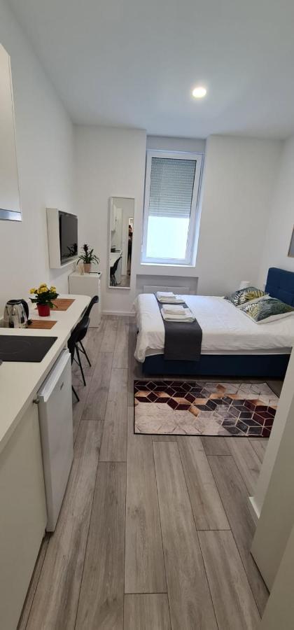 Mika Apartment And Studios Zagreb Extérieur photo